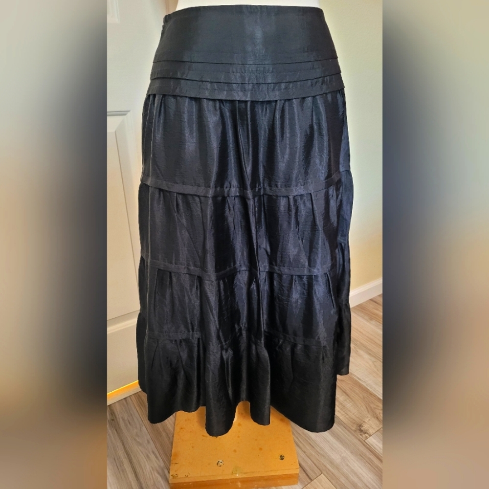Club Monaco Black Skirt Size 2, Waist is 30.5"